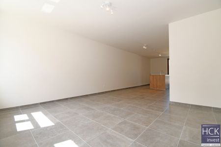 OUWEGEM - Prachtig nieuwbouwappartement met 2 slpk incl garage! - Foto 4