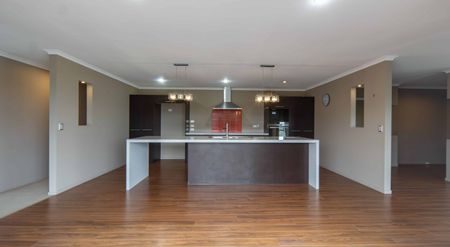 Four bedroom family home in sought after location - Photo 5