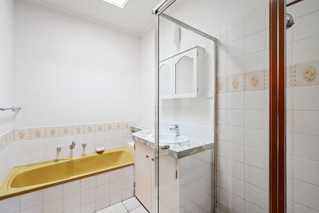 Updated 2 Bedroom Unit - Photo 5