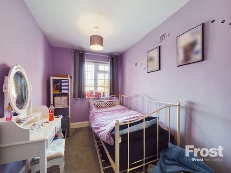 School Road, Ashford, Surrey,TW15 - Photo 3