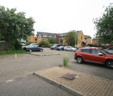 Studio Flat, Vaughan Road, HA1 - Photo 4