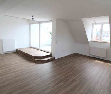 Helle Dachgeschosswohnung mit Galerie und Balkon - Foto 5