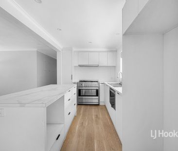 4 Tamarind Crescent, Werribee VIC, Belconnen - Photo 6