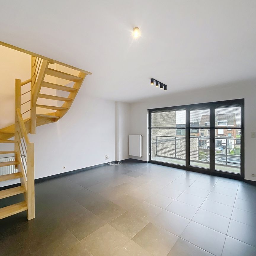 Appartement op de tweede verdieping met 2 slaapkamers en terras in centrum Ternat - Photo 1