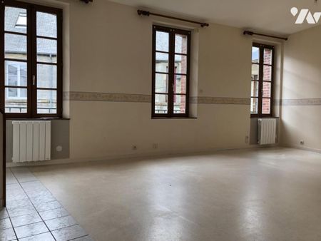 COUTANCES, dans l'hypercentre, DEUX pièces avec garage - Photo 3