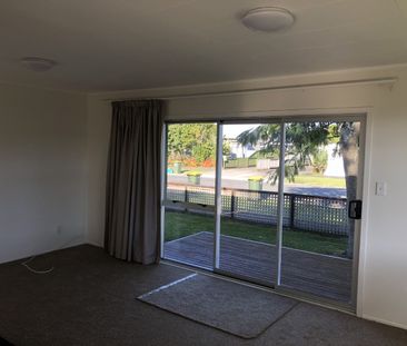 This is a renovated three bedroom family home with a new kitchen, b... - Photo 3