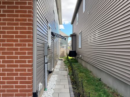 For Lease - 531 Vivera Place Unit# B, Stittsville - Munster - Richmond, Ontario - Photo 4