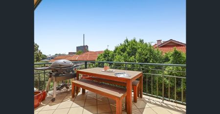 Resort-style living in the Phillips Landing Estate - Photo 5