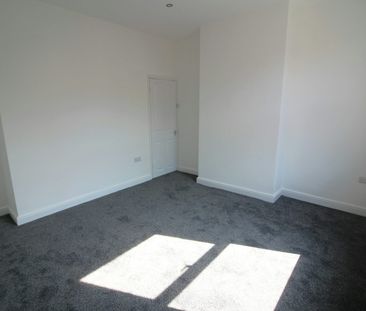 Terraced House to rent on - Photo 1