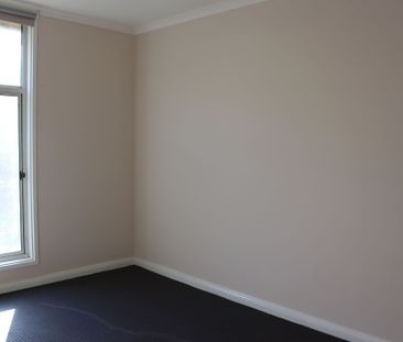 3 Bedroom Home Close to Shops - Available 06&sol;10&sol;2025 - Photo 4