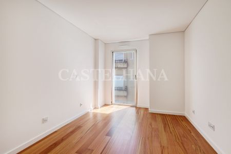 Apartamento T2 com varanda localizado junto à Av. da Liberdade - Photo 5