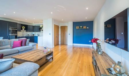 2 bedroom flat to rent - Photo 2