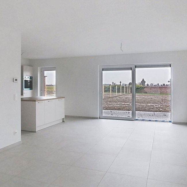 Woning te huur in Estaimpuis voor € 1.100 met 3 slaapkamers - Foto 1