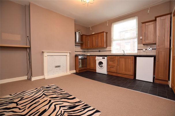 13, Cobden Grove, Lower Wortley, Leeds, LS12 5PA - Photo 1