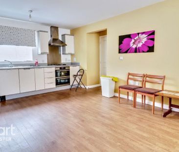 2 bedroom coach house to rent - Photo 6