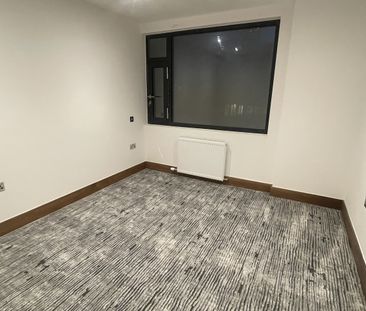 3 Bed Flat, Scarbrook Road, CR0 - Photo 3