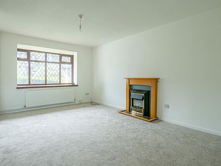 3 bedroom semi-detached to let - Photo 3