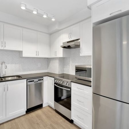 Tamarac Apartments - Photo 3