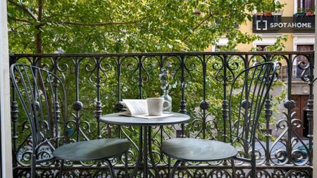 3 room luxury Apartment for rent in Madrid, Autonomous Region of Madrid - Photo 2