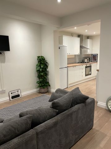 4 bedroom house to rent - Photo 2