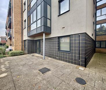 2 bedroom ground floor flat to rent - Photo 4