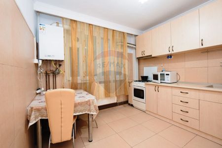Apartament de închiriat, 2 camere, decomandat – Piteș... - Photo 4