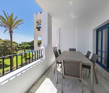 Frontline Beach Apartment for Rent in Puerto de Cabopino - Photo 6