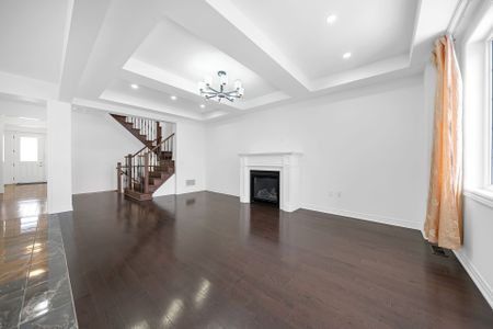 For Lease - 70 Forest Edge Crescent, East Gwillimbury, Ontario - Photo 3