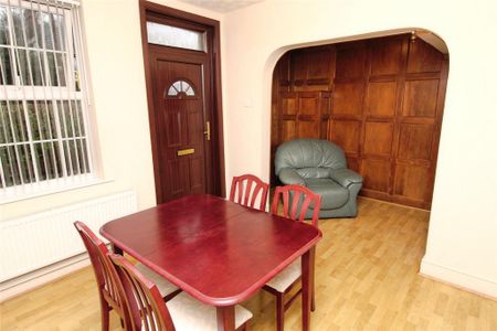 2 bedroom end of terrace house to rent - Photo 5