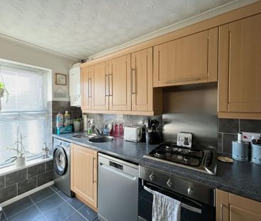 2 bedroom semi-detached house to rent - Photo 6