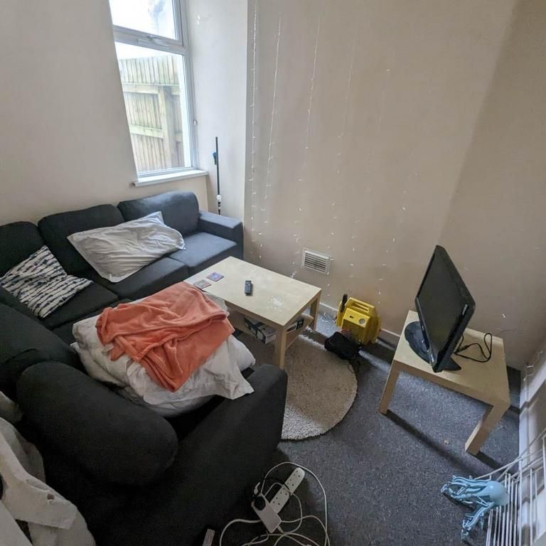 4 bedroom house to rent - Photo 1