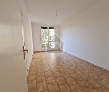 Appartement Salon-de-provence - 3 pièce(s) - 70.00 m2, - Photo 2