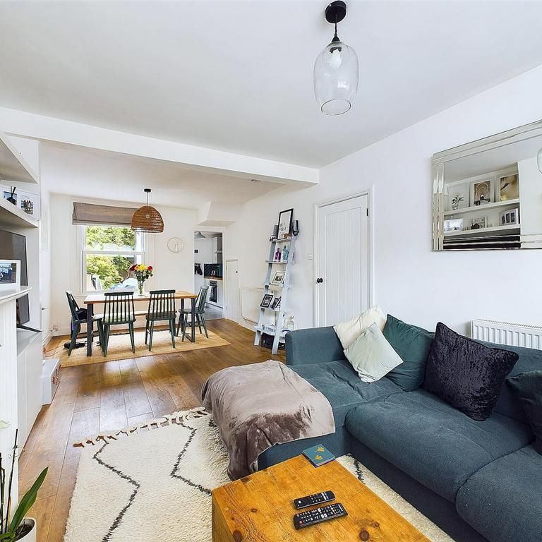 2 bedroom terraced house to rent - Photo 1