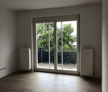 Schön geschnittene 2-Zimmerwohnung mit Balkon in Naumburg - Photo 2