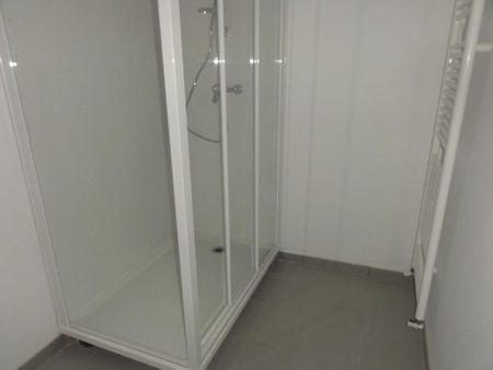 Location Appartement 2 pièces 43m² LE CREUSOT 71200 - Photo 2