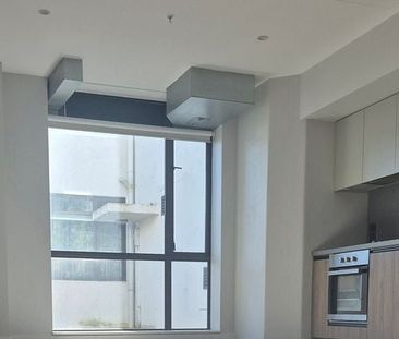 Chic 1BR Apartment in Hutt Central! (2 wks free) - Photo 3