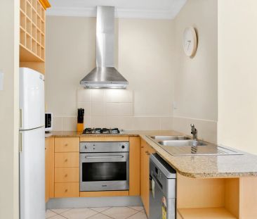 First floor resort style apartment - Photo 3