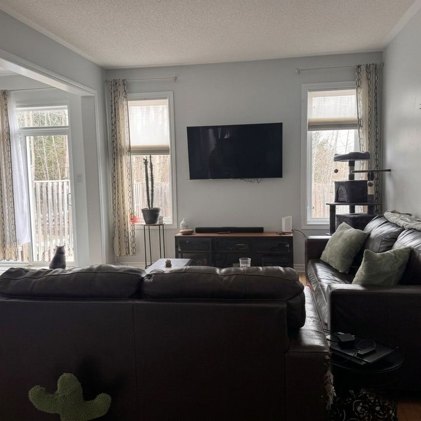 For Lease - 81 Collier Crescent, Essa, Ontario - Photo 1