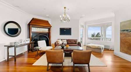 Fully furnished 250m2 executive 3 bed apartment - Photo 4