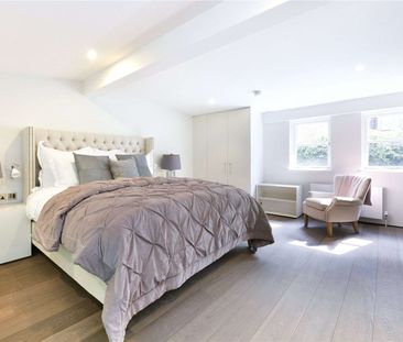 A fantastic split level one bedroom apartment situated in a prime C... - Photo 6