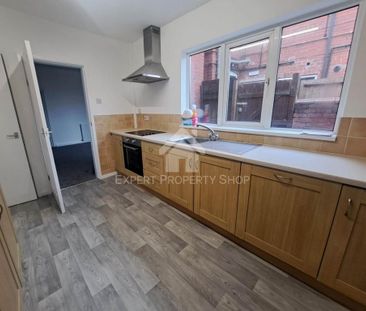 3 bedroom semi-detached house to rent - Photo 2