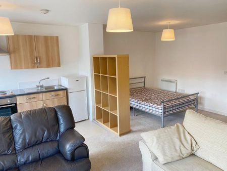 Studio to rent - Photo 2