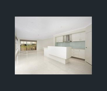 Enormous Living in Convenient Locale - Photo 2