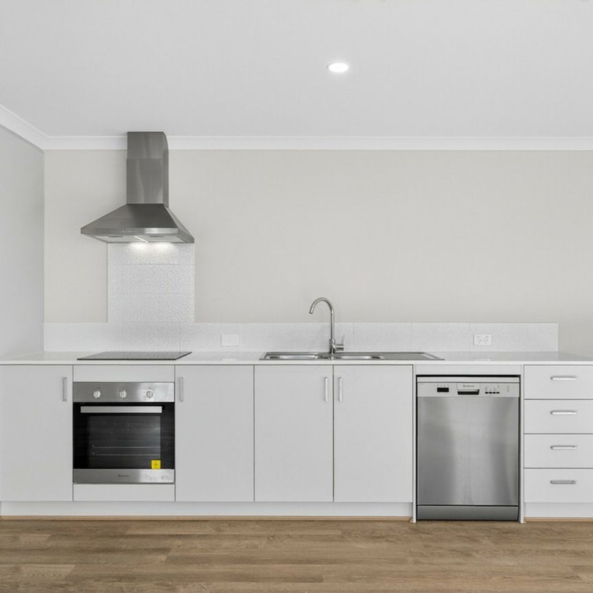 Contemporary 2-Bedroom Unit - Dual-Living Home - Photo 1