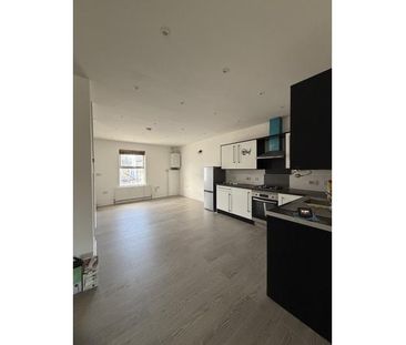 2 bedroom maisonette to rent - Photo 2