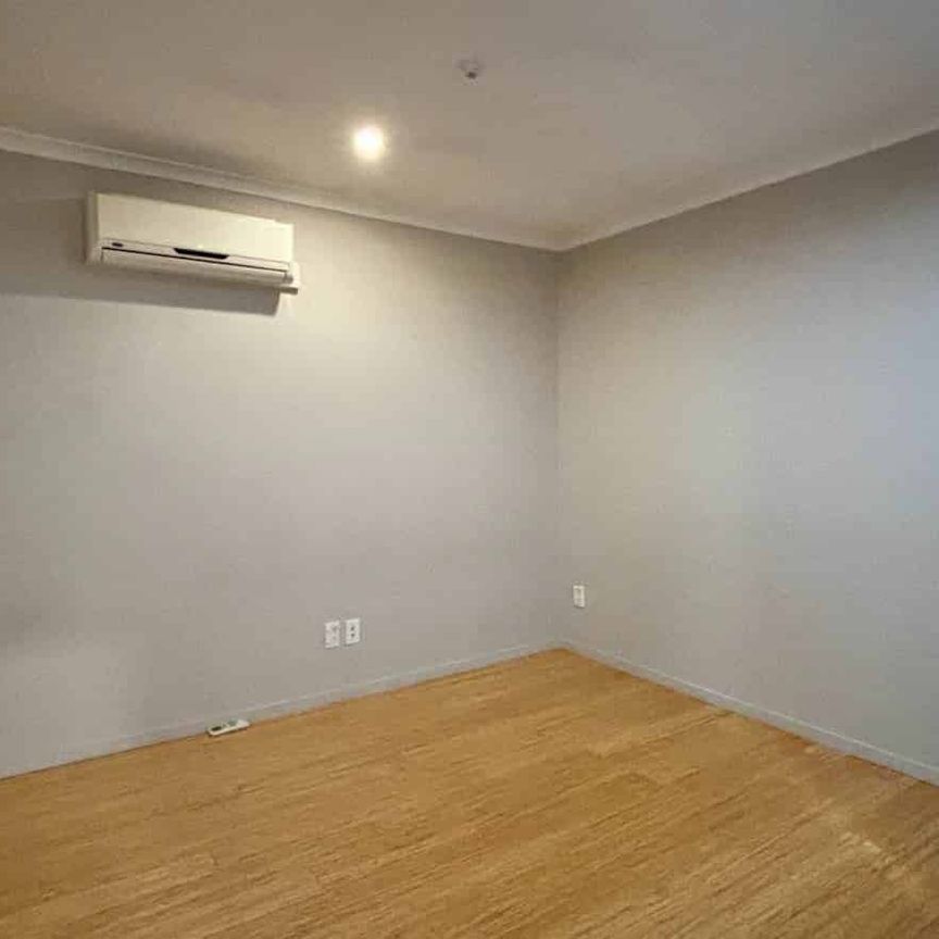 Modern living above the Panmure shops - Photo 1