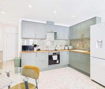 Kearton Place, Croydon Road, Caterham, Surrey, CR3 - Photo 4