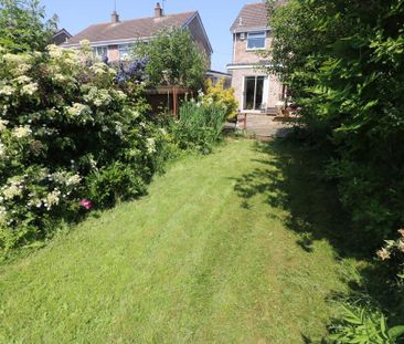 3 bedroom semi-detached house to rent - Photo 2