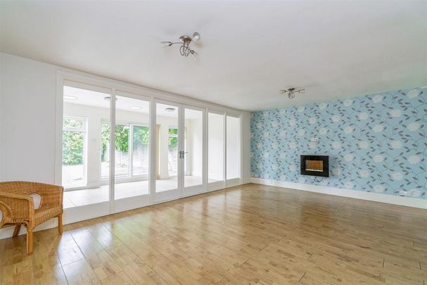 4 bedroom terraced house to rent - Photo 1