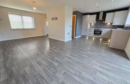 14 Howgate Drive, Eastfield, Scarborough - Photo 2